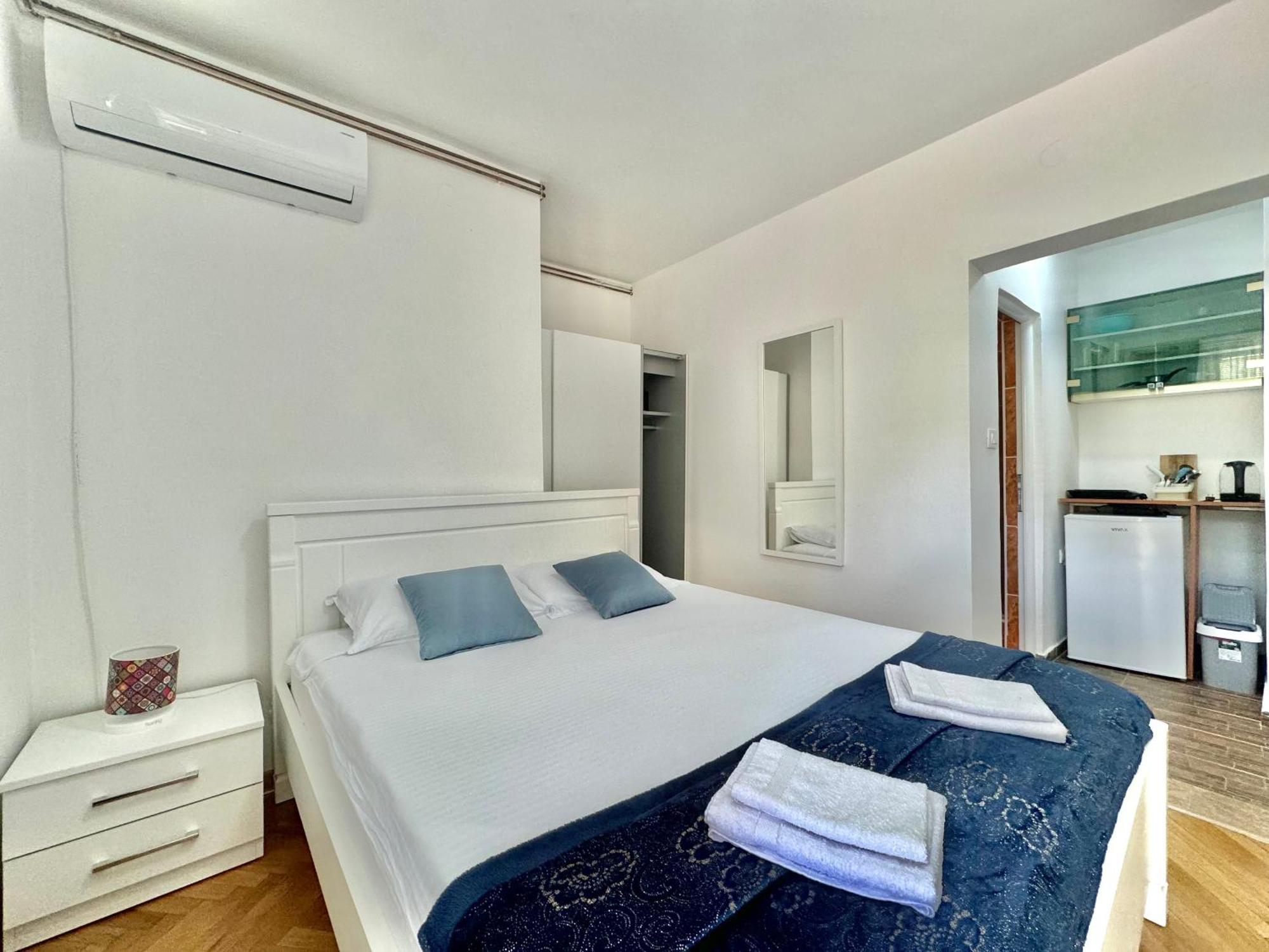 For-A Apartmani Bečići Luaran gambar