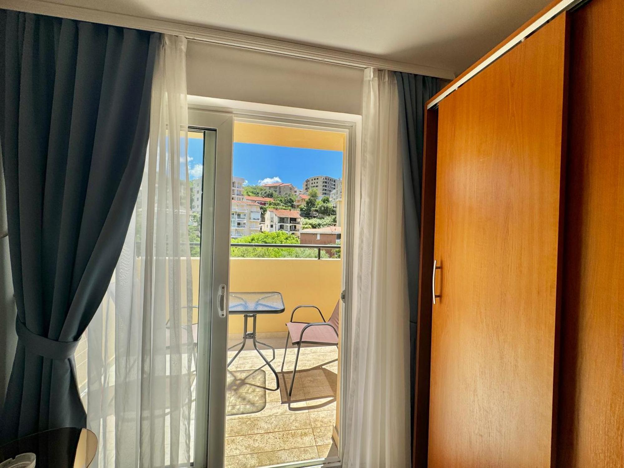 For-A Apartmani Bečići Luaran gambar