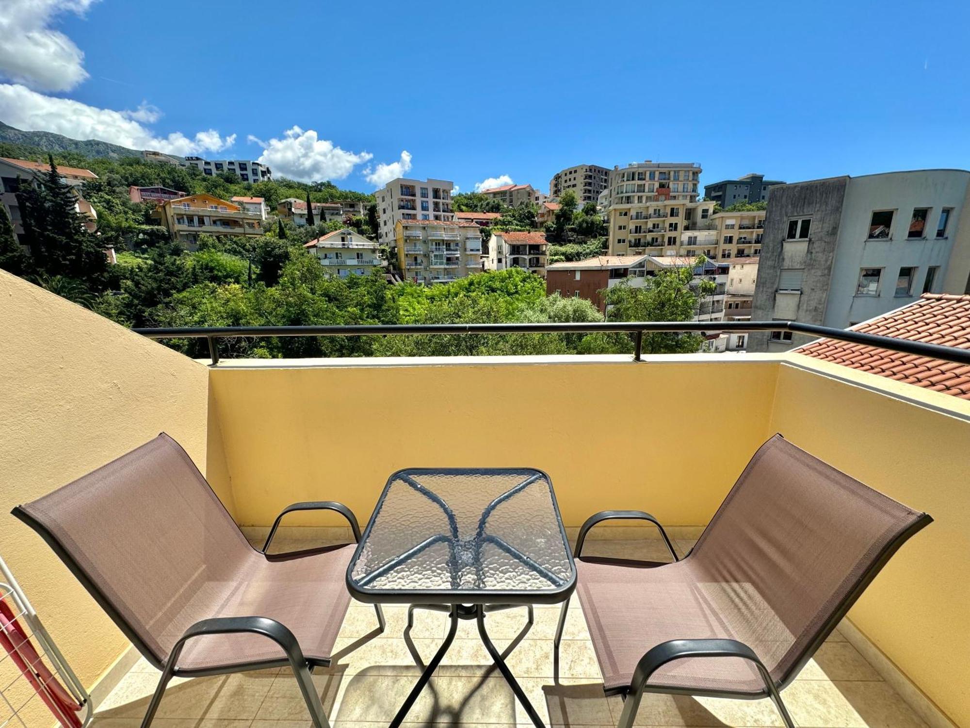 For-A Apartmani Bečići Luaran gambar