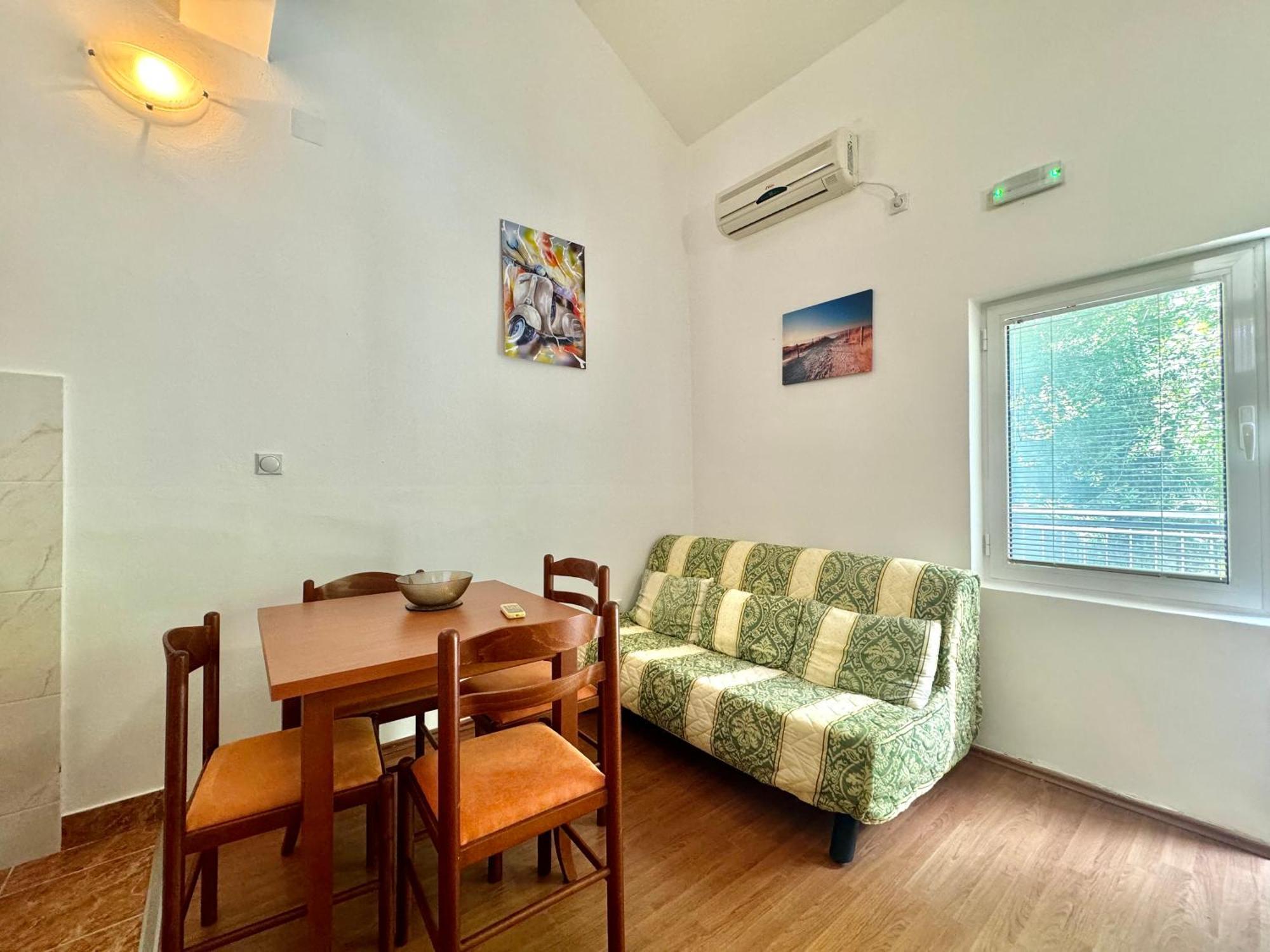 For-A Apartmani Bečići Luaran gambar