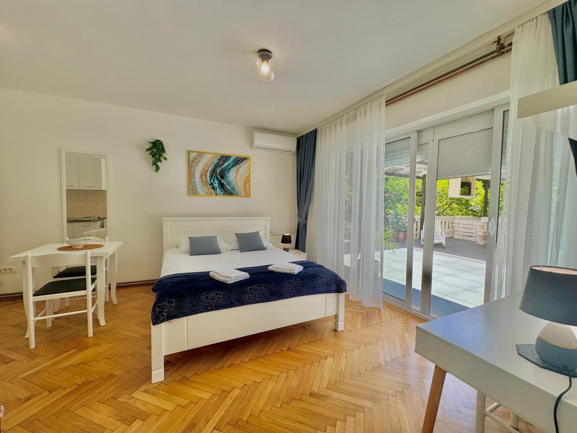 For-A Apartmani Bečići Luaran gambar