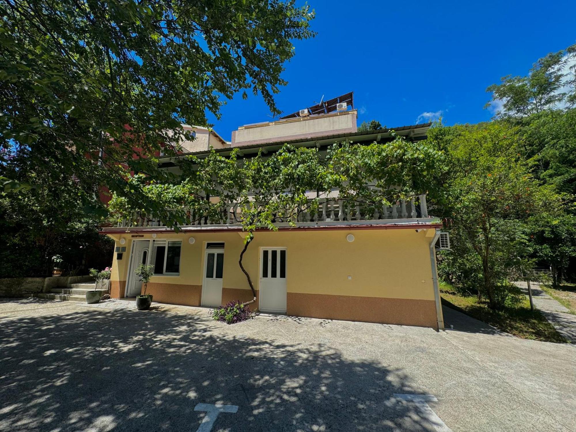For-A Apartmani Bečići Luaran gambar